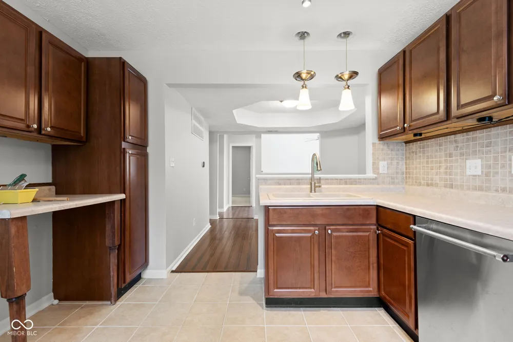 6407 Bayside South Drive Indianapolis, IN 46250