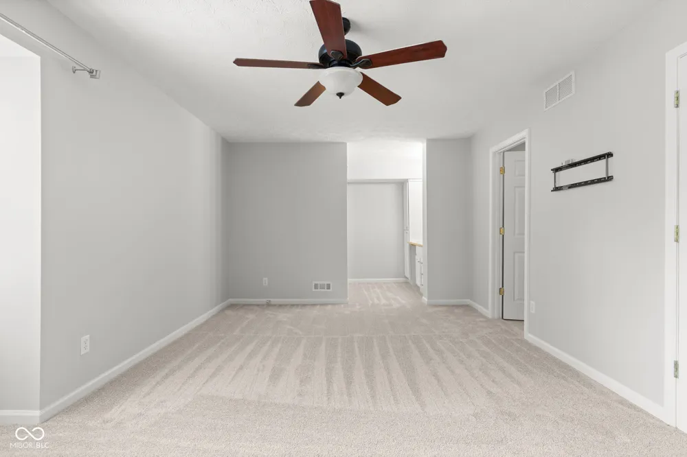 6407 Bayside South Drive Indianapolis, IN 46250