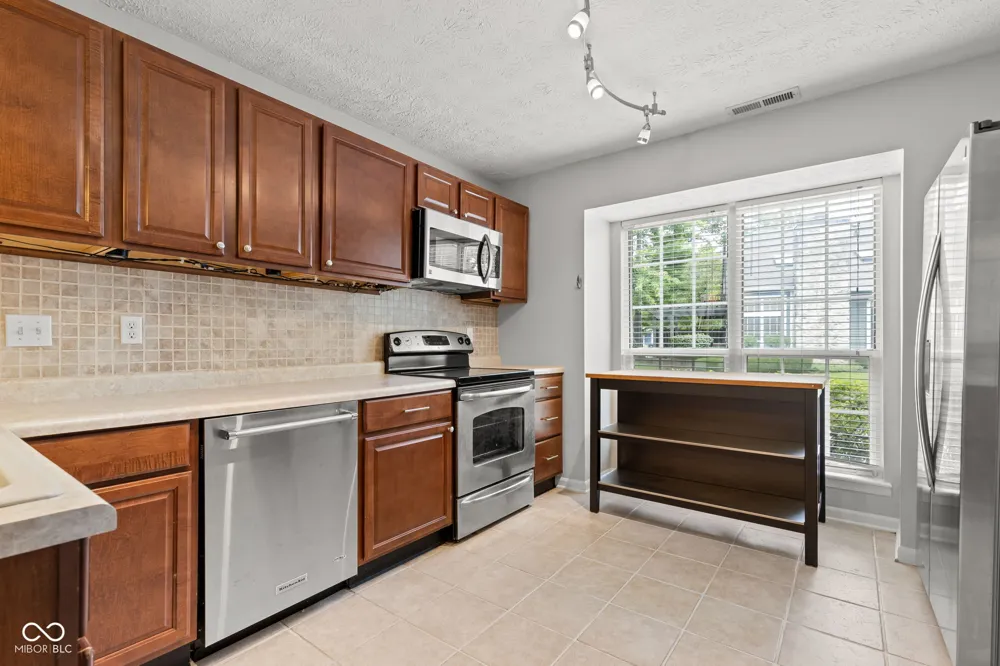 6407 Bayside South Drive Indianapolis, IN 46250