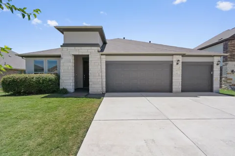 5825 Toscana Trace