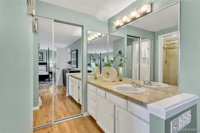 7926 S Roslyn Way Englewood, CO 80112
