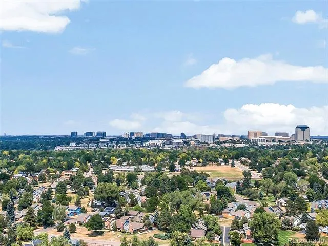 7926 S Roslyn Way Englewood, CO 80112