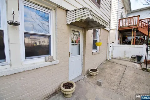 229 8TH Street REAR