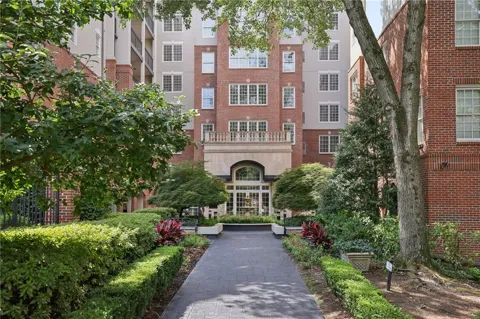 50 Biscayne Drive #2104