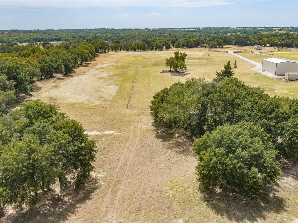 483 Legacy Lane Bowie, TX 76230