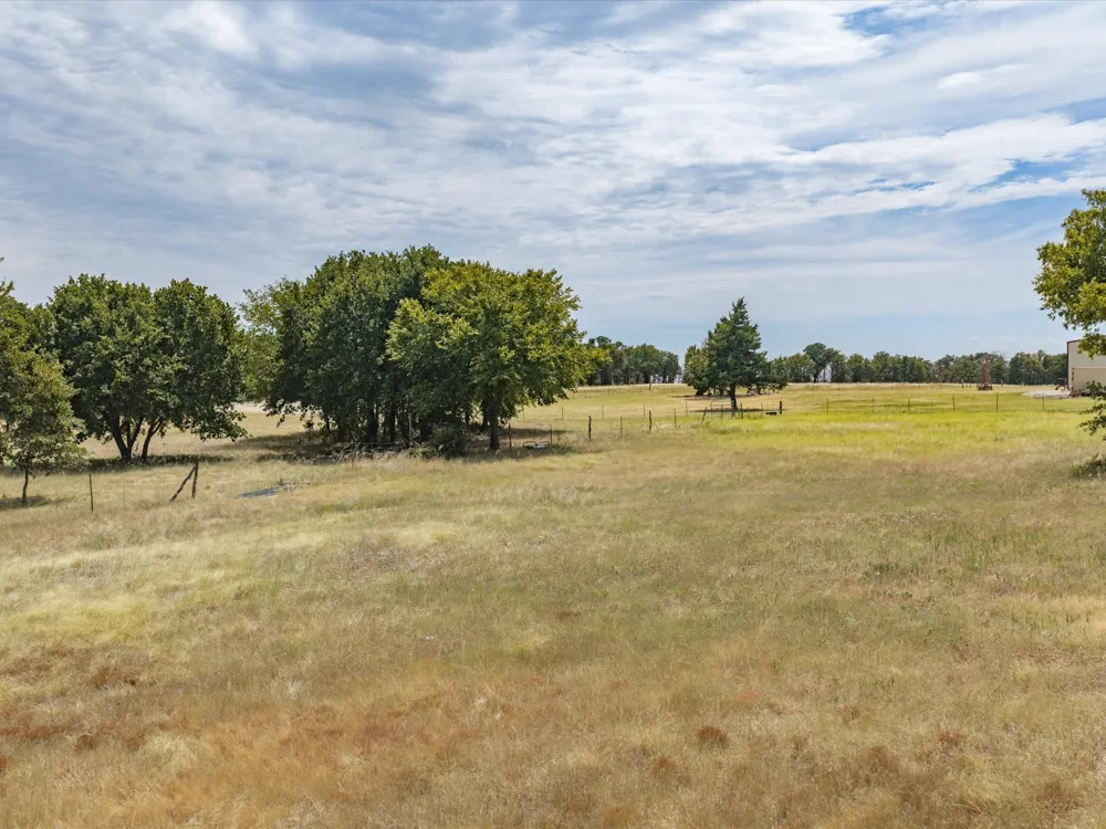 483 Legacy Lane Bowie, TX 76230
