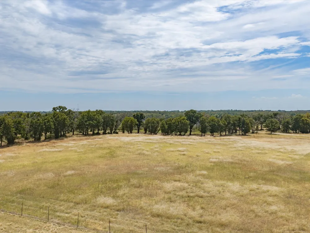 483 Legacy Lane Bowie, TX 76230