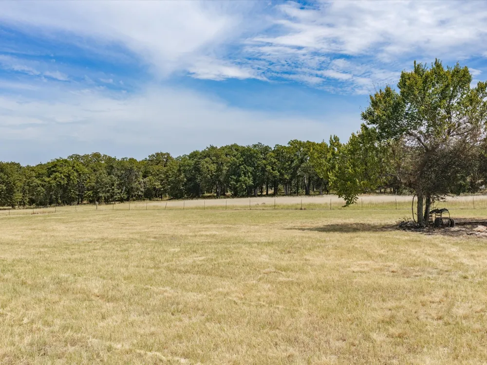 483 Legacy Lane Bowie, TX 76230