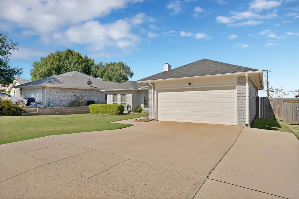 4925 Saint Thomas Place Fort Worth, TX 76135