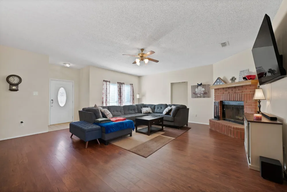 4925 Saint Thomas Place Fort Worth, TX 76135