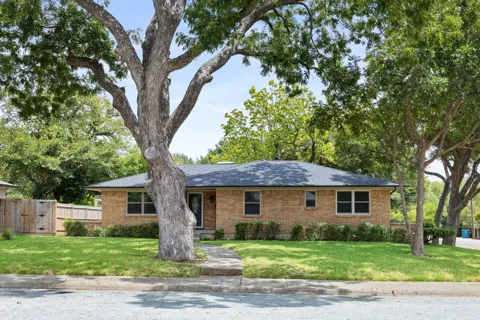 600 Young Boulevard