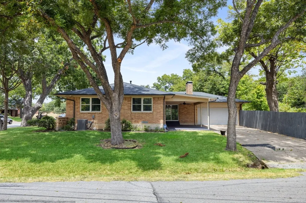 600 Young Boulevard DeSoto, TX 75115