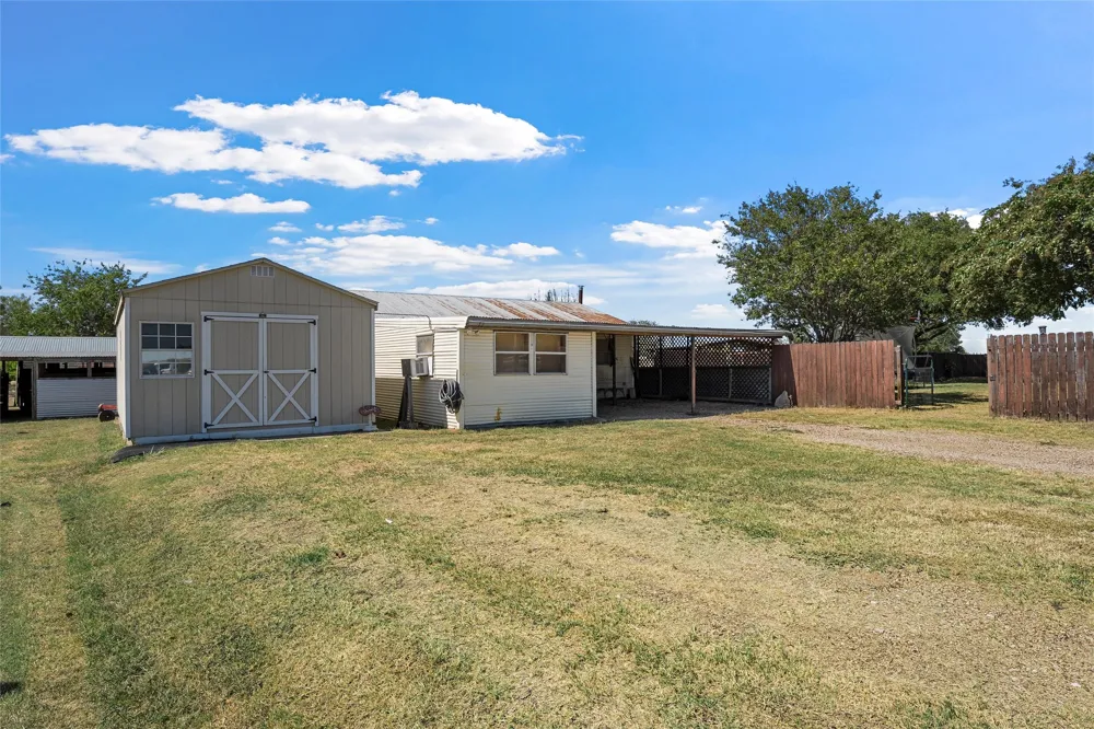 405 FM 308 Mount Calm, TX 76673