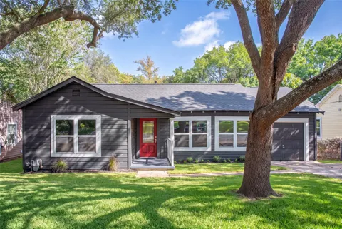 805 E Tom Green Street