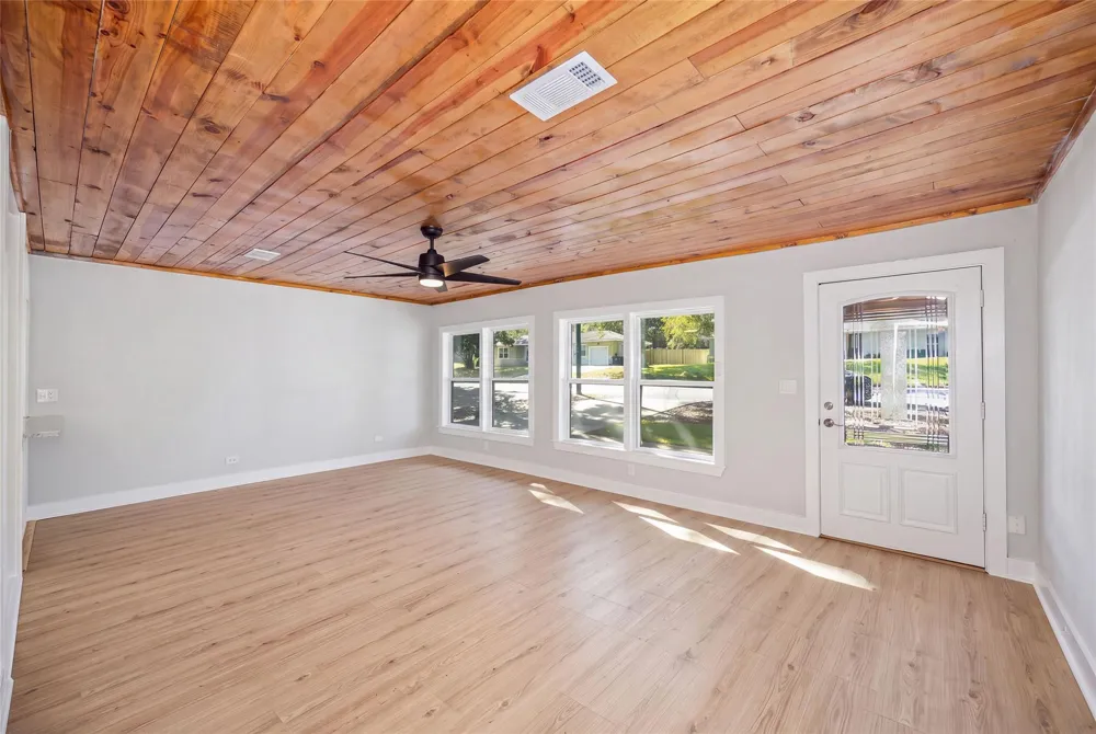 805 E Tom Green Street Brenham, TX 77833