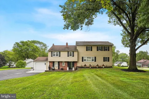2351 PARKVIEW DRIVE