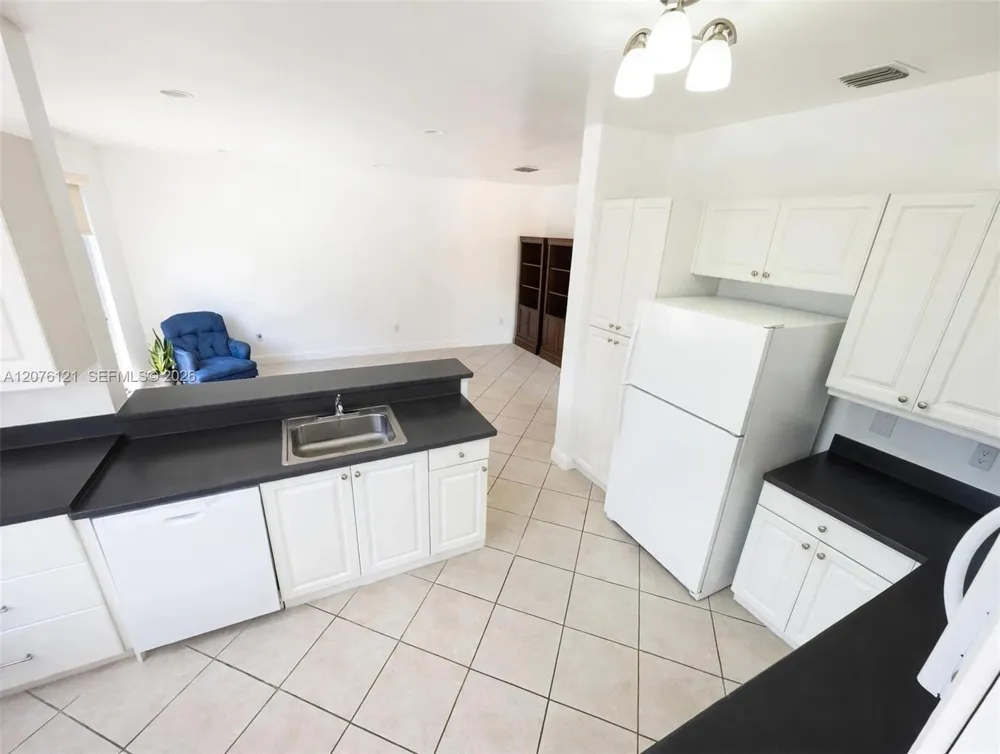 15616 NW 12th Mnr Pembroke Pines, FL 33028