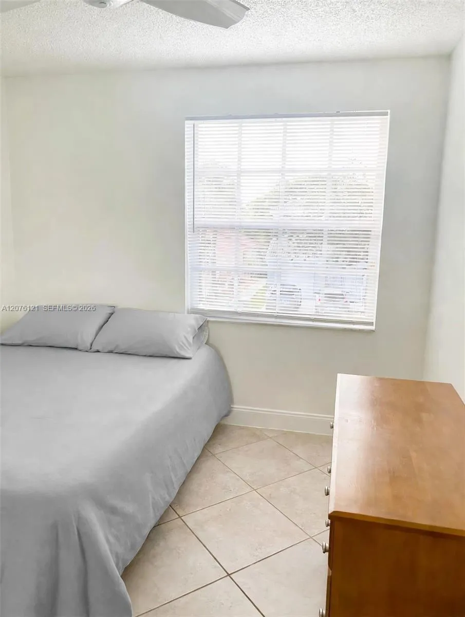15616 NW 12th Mnr Pembroke Pines, FL 33028