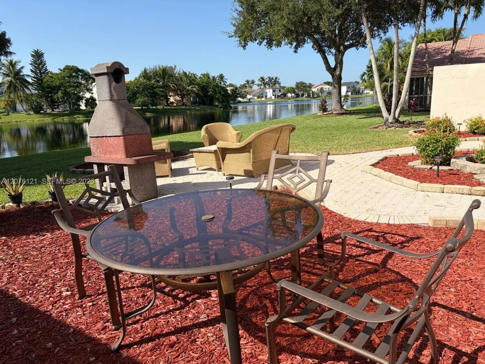15616 NW 12th Mnr Pembroke Pines, FL 33028