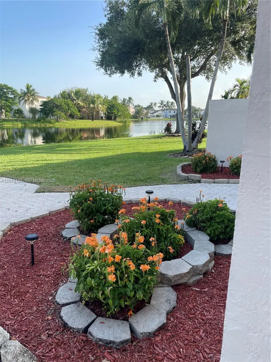 15616 NW 12th Mnr Pembroke Pines, FL 33028