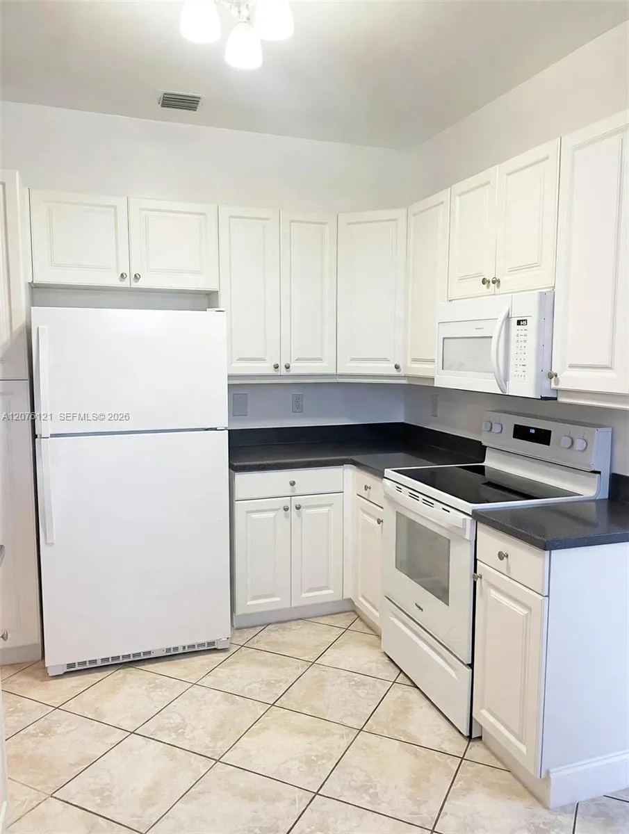 15616 NW 12th Mnr Pembroke Pines, FL 33028