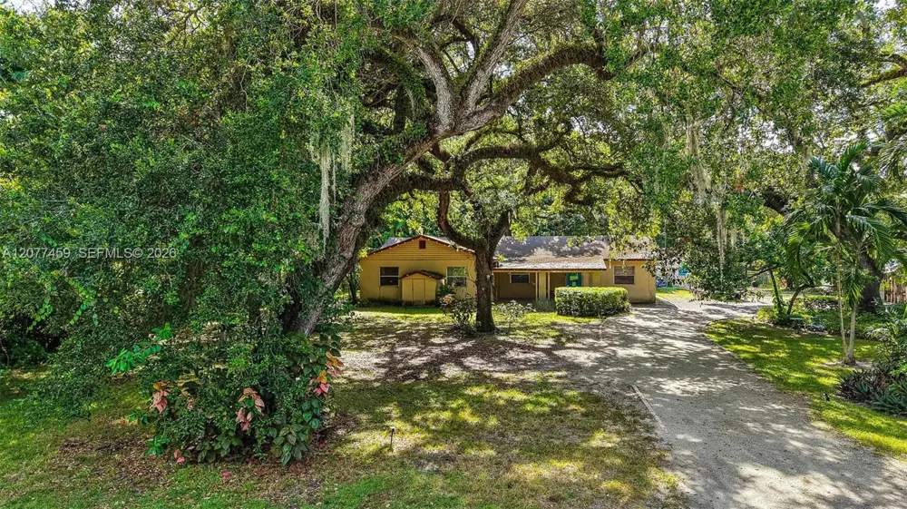 5571 SW 40th Ave Dania Beach, FL 33314
