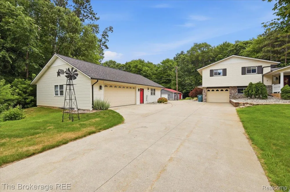 440 Elm Grove Road Elba Township, MI 48446