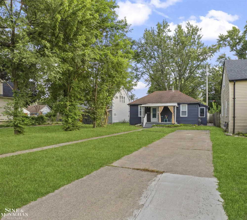 1312 E Harry Avenue Hazel Park City, MI 48030