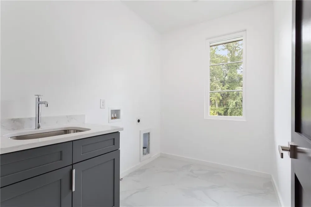 298 Creighton Avenue Scottdale, GA 30079