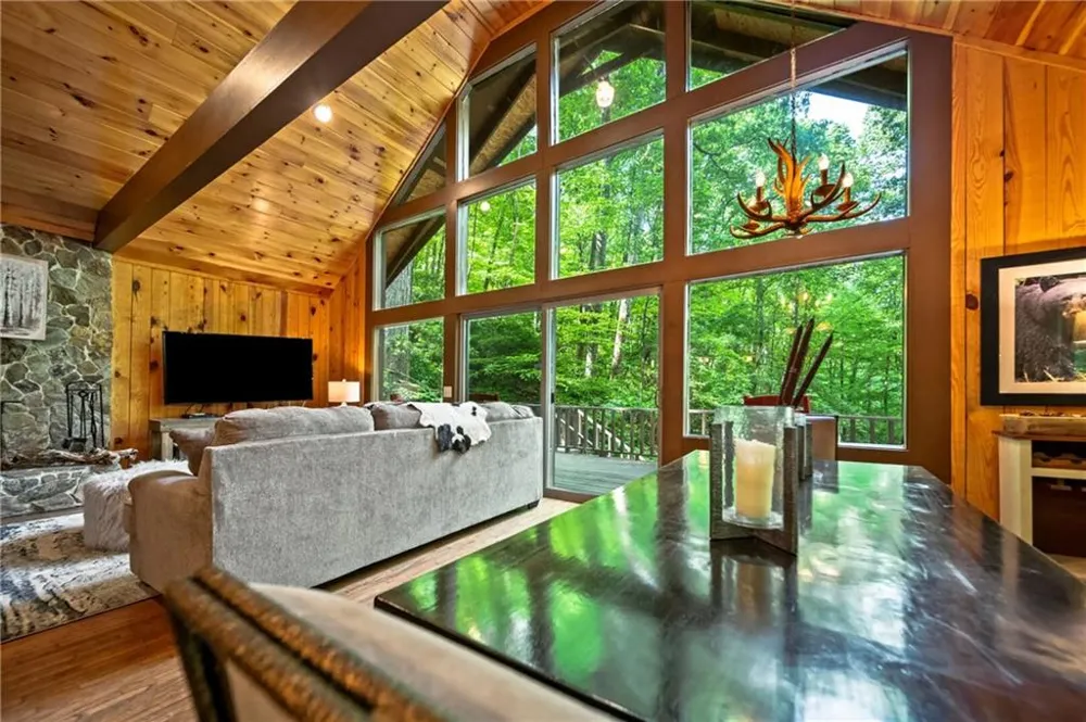 469 Lake Drive Ellijay, GA 30536