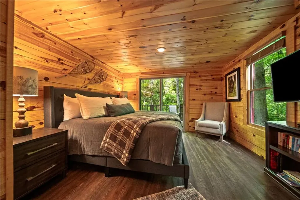 469 Lake Drive Ellijay, GA 30536