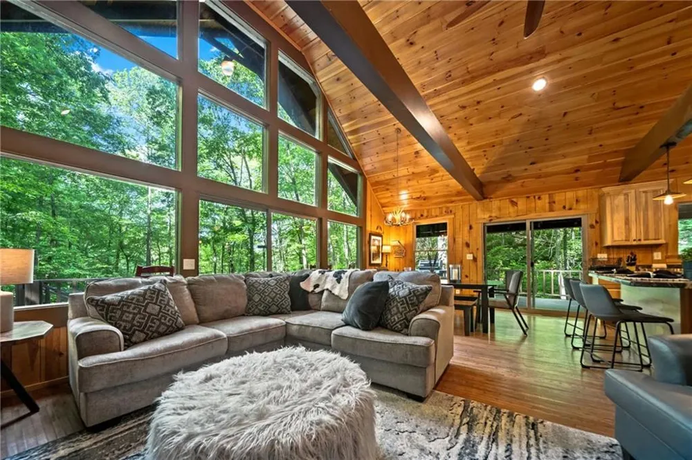 469 Lake Drive Ellijay, GA 30536