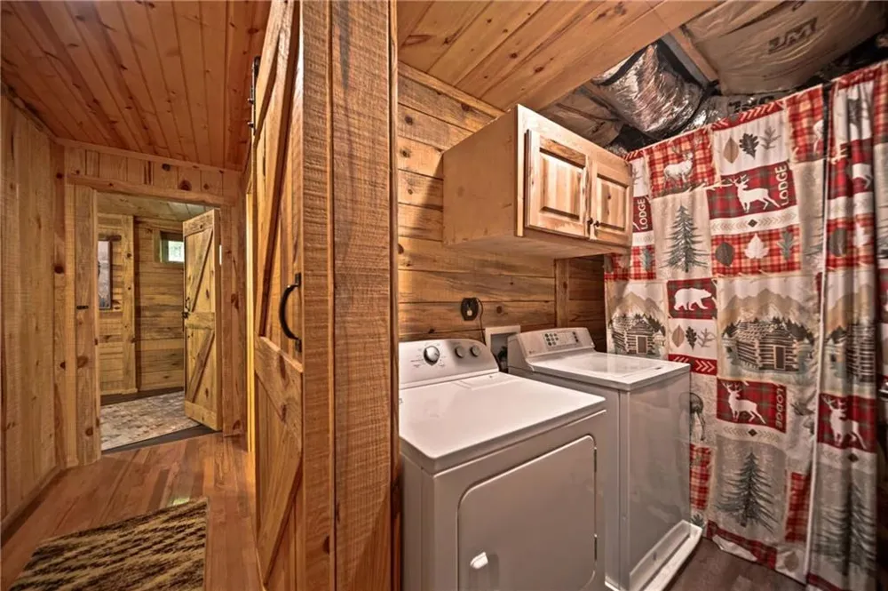 469 Lake Drive Ellijay, GA 30536
