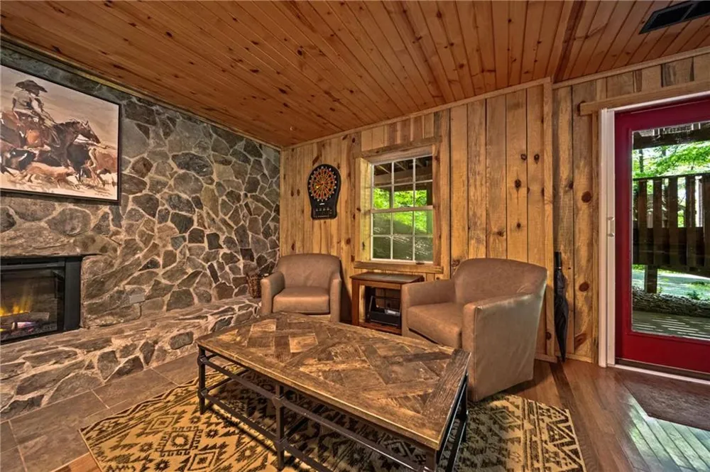 469 Lake Drive Ellijay, GA 30536