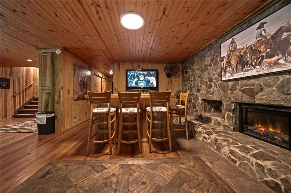 469 Lake Drive Ellijay, GA 30536
