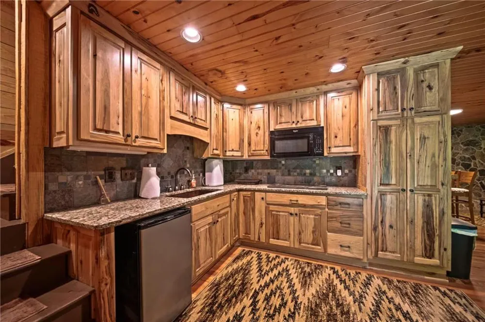 469 Lake Drive Ellijay, GA 30536