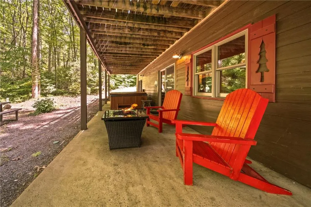 469 Lake Drive Ellijay, GA 30536