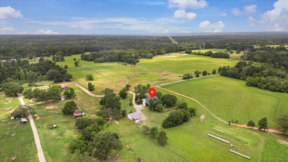 20272 County Road 4126 Lindale, TX 75771
