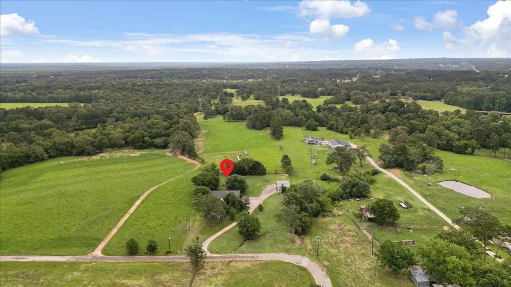 20272 County Road 4126 Lindale, TX 75771