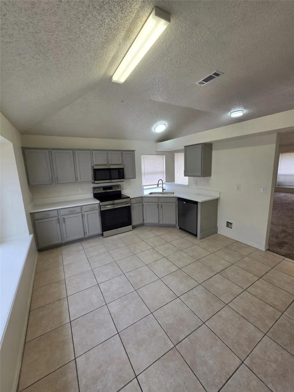1105 Rosewood Lane Lancaster, TX 75146