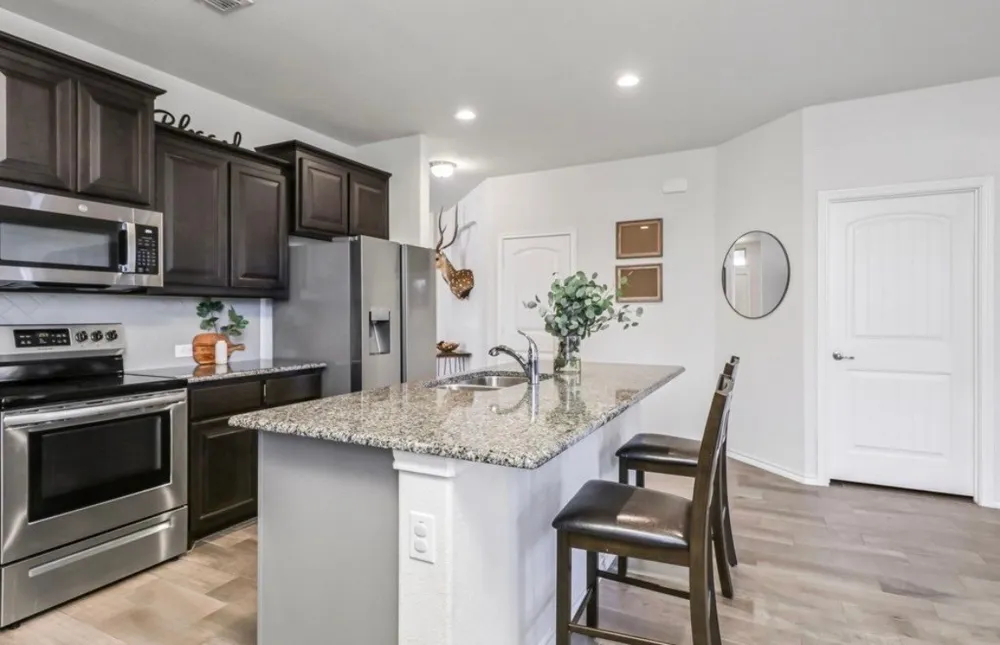 1831 Creekwood Drive Cleburne, TX 76033