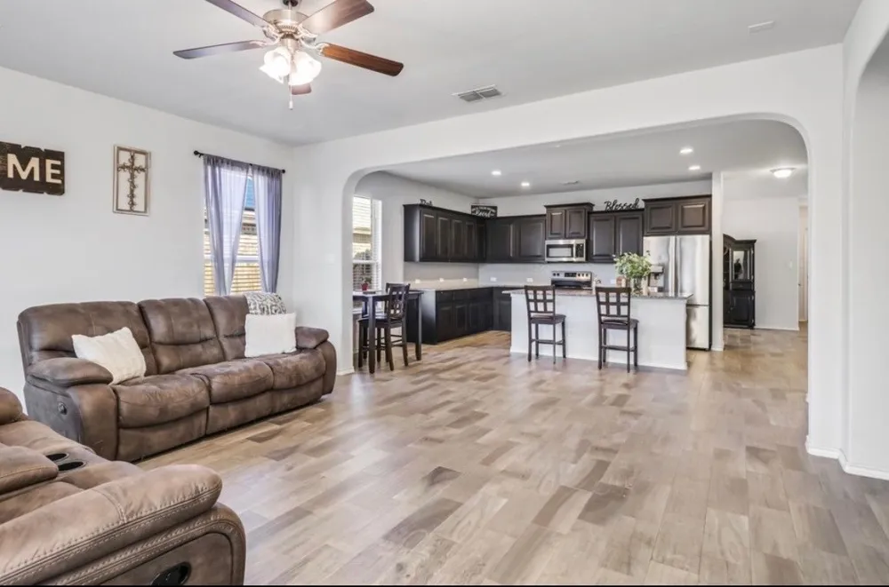 1831 Creekwood Drive Cleburne, TX 76033