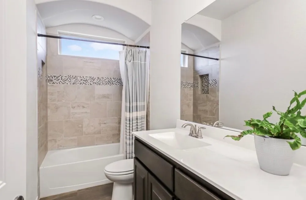 1831 Creekwood Drive Cleburne, TX 76033