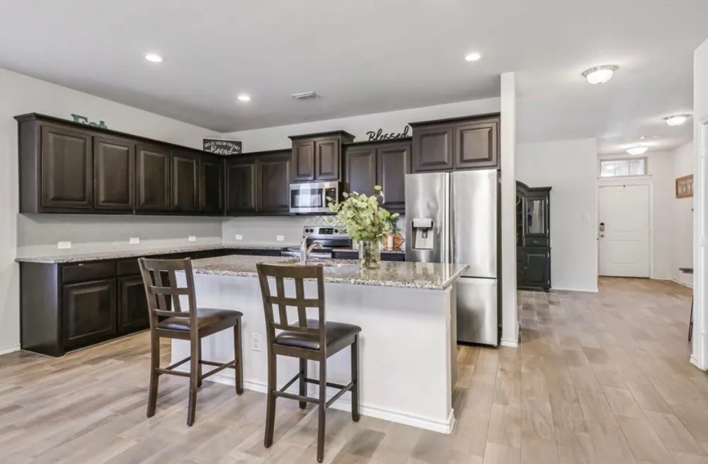1831 Creekwood Drive Cleburne, TX 76033