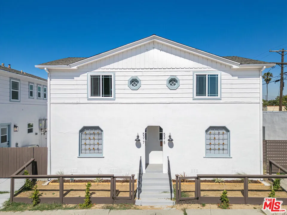5317 Saturn Street Los Angeles, CA 90019
