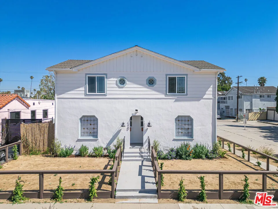 5317 Saturn Street Los Angeles, CA 90019