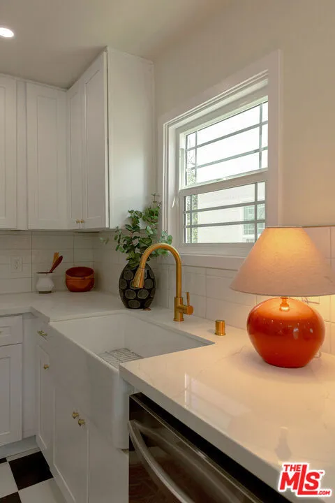 5317 Saturn Street Los Angeles, CA 90019
