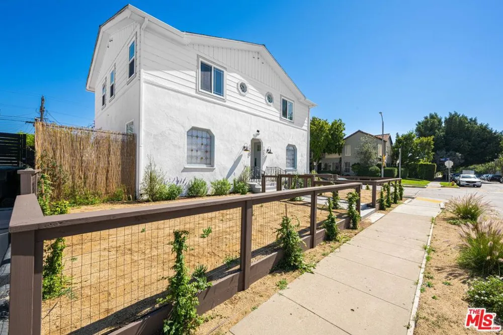 5317 Saturn Street Los Angeles, CA 90019