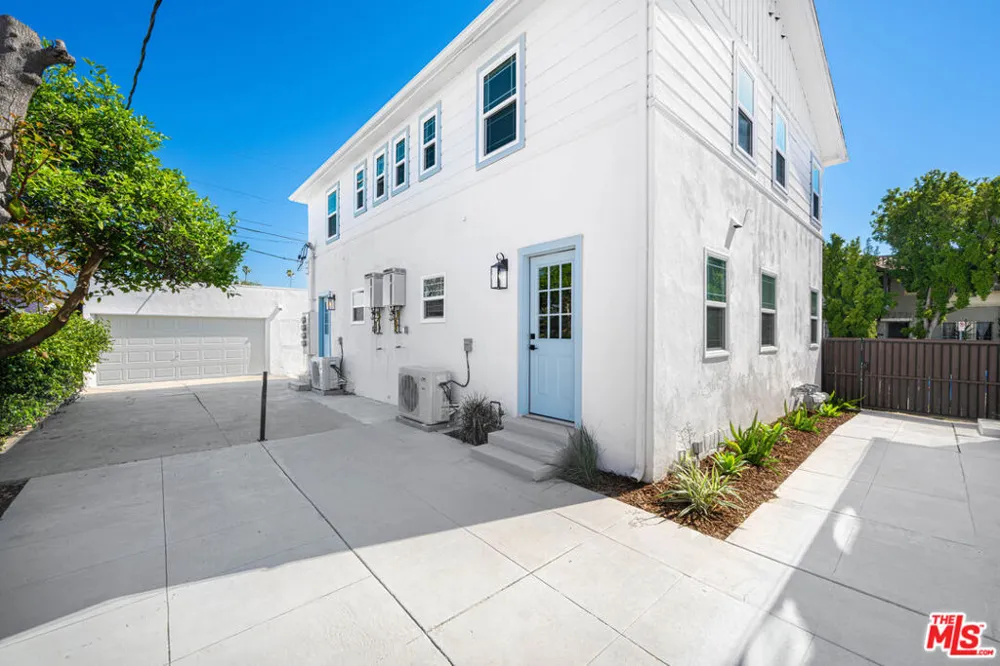 5317 Saturn Street Los Angeles, CA 90019