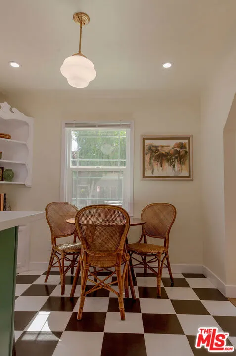 5317 Saturn Street Los Angeles, CA 90019